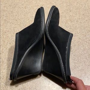 Cole Haan size 10 mules  suede 3” heel Black EUC